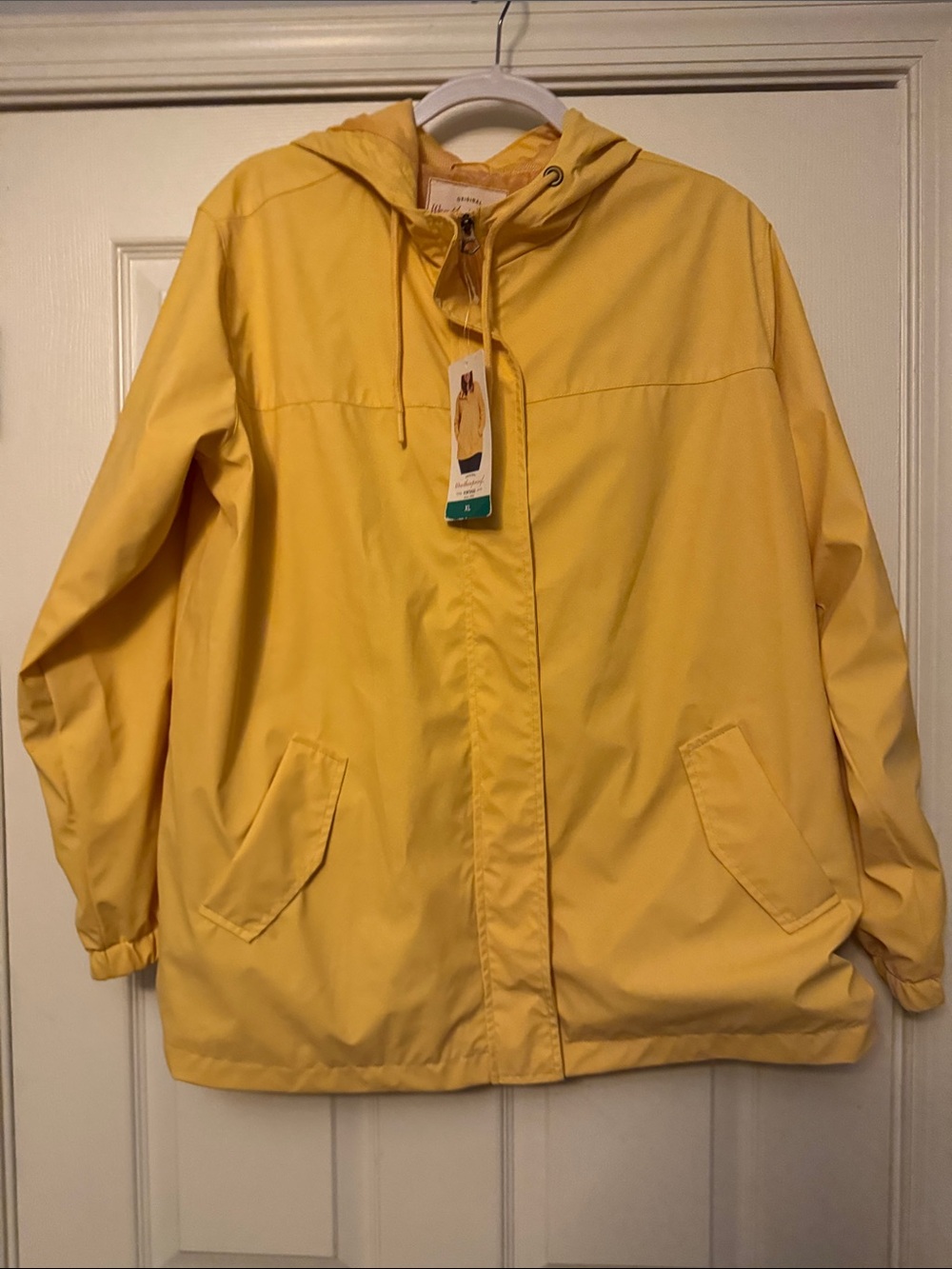 NWT Weatherproof Vintage Women’s Raincoat in size XL-corn silk yellow color